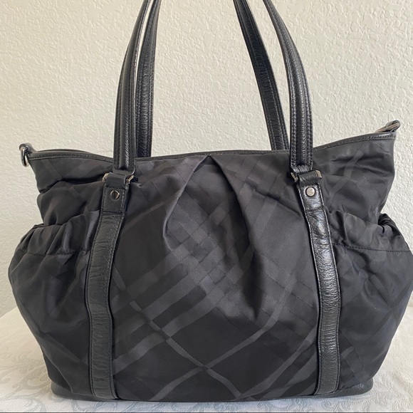 Burberry check multi purpose large nylon bag - Picture 2 of 14